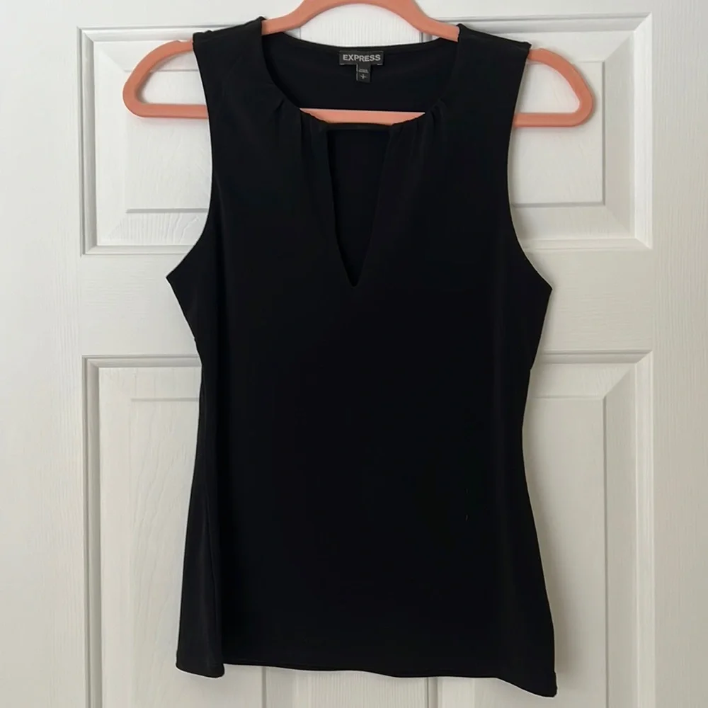 Express Keyhole Top - Picture 1 of 3